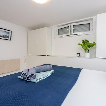 Podvezanec Apartment Dramalj Bagian luar foto