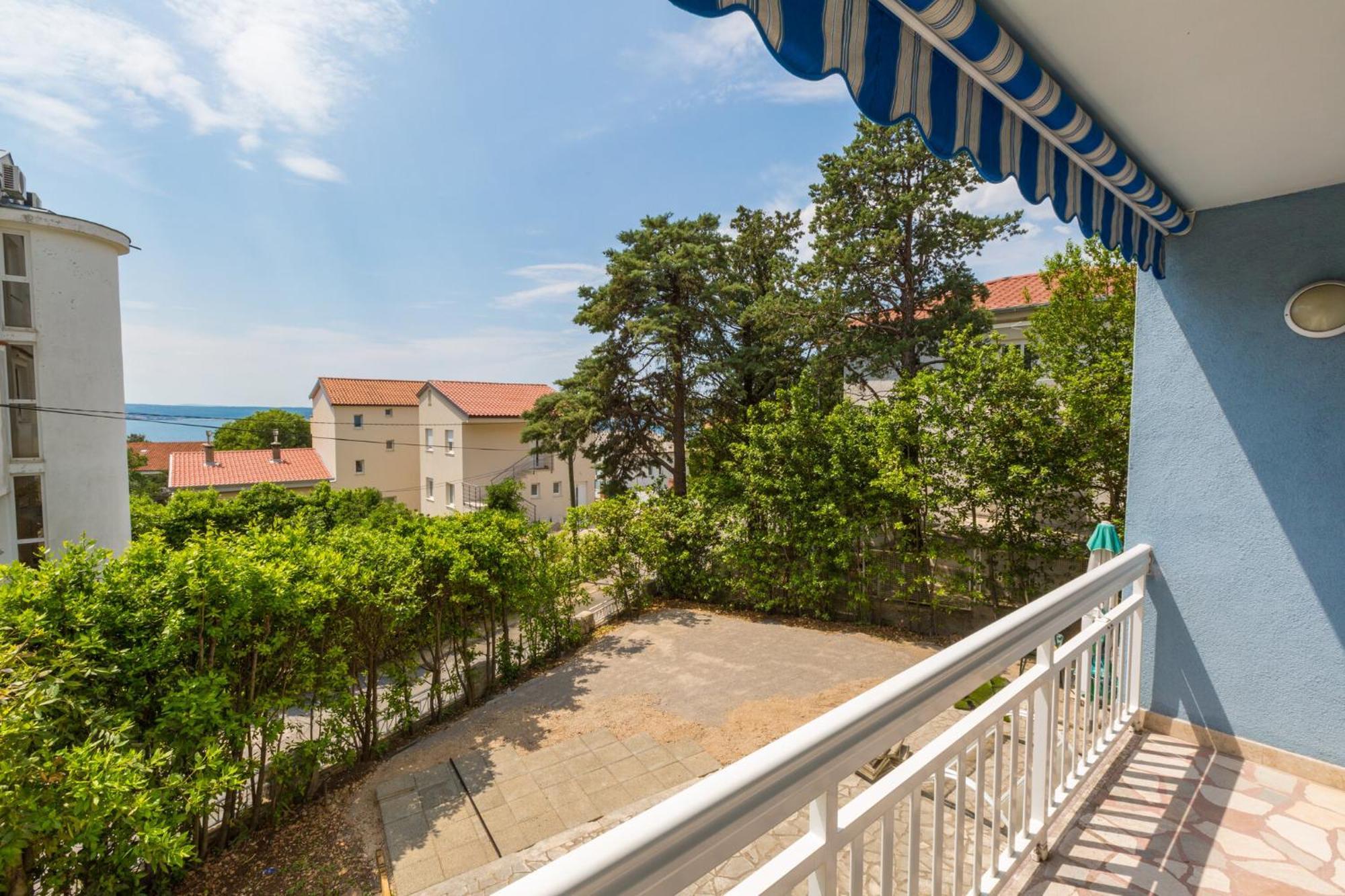 Podvezanec Apartment Dramalj Bagian luar foto