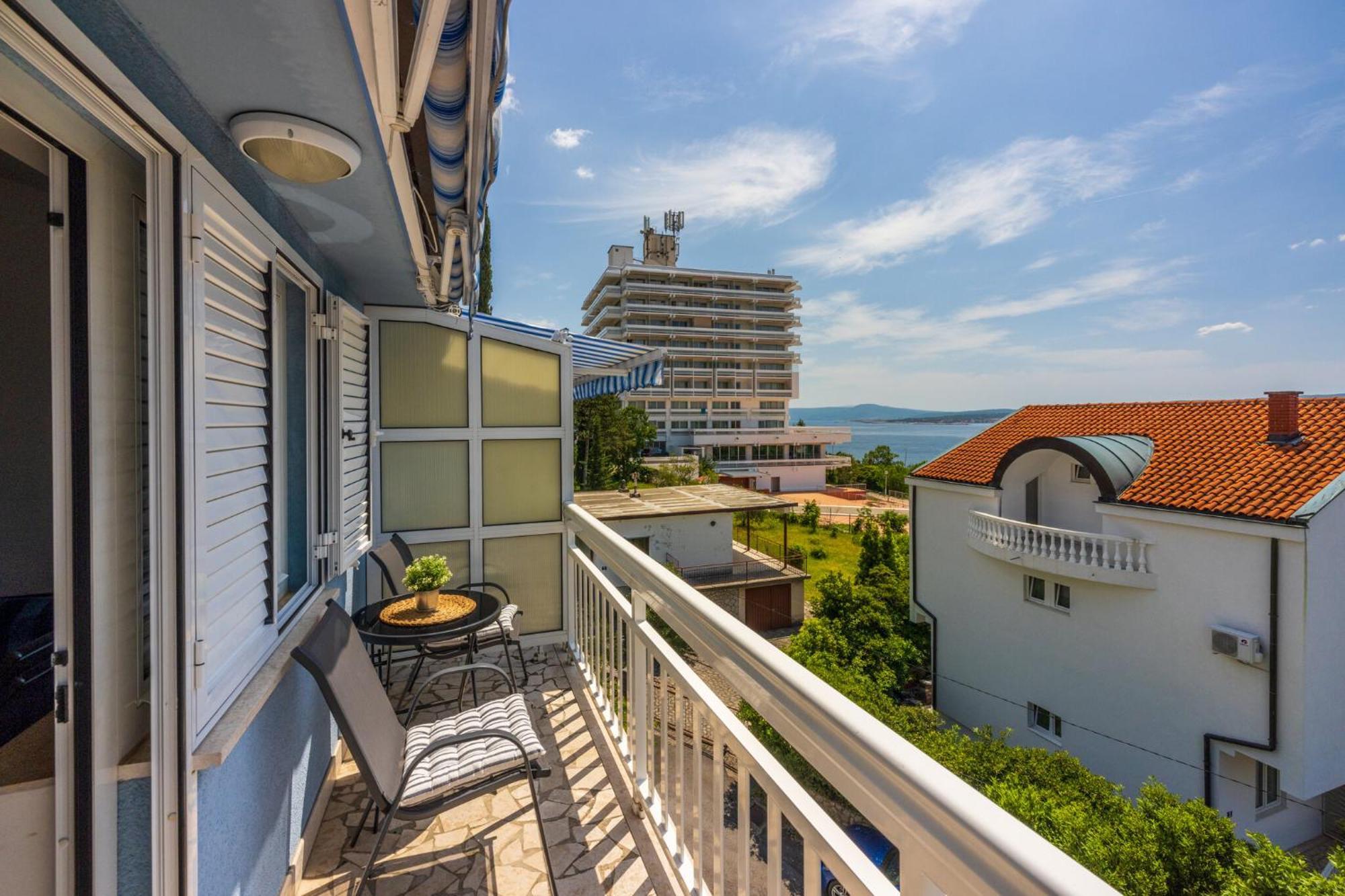 Podvezanec Apartment Dramalj Bagian luar foto